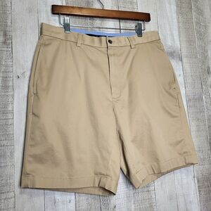 Brooks Brothers Lightweight Advantace Chino Tan Flat Front Shorts. Size 33